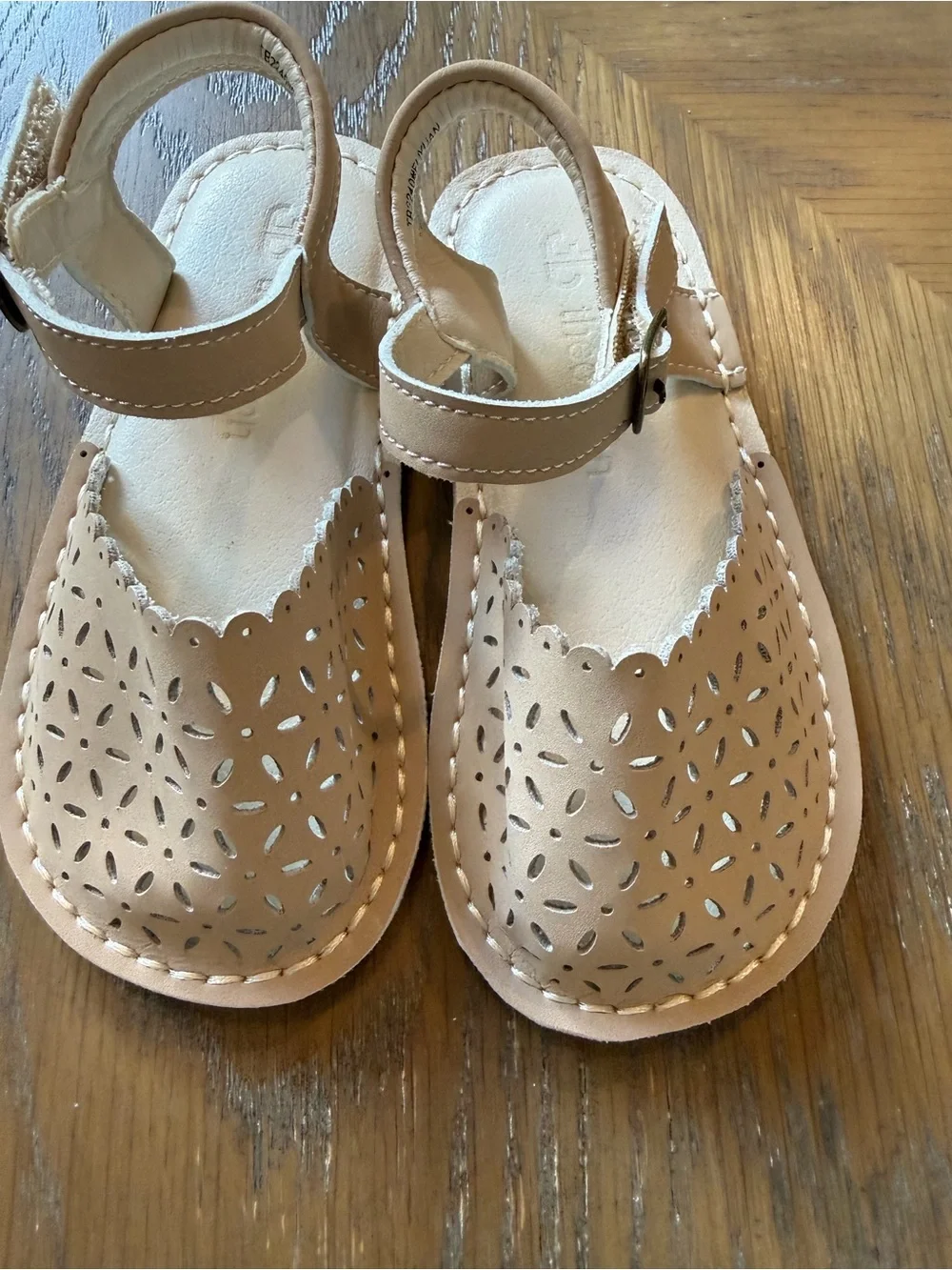 NWOT Thee Bron Toddler Sandals Size 7M